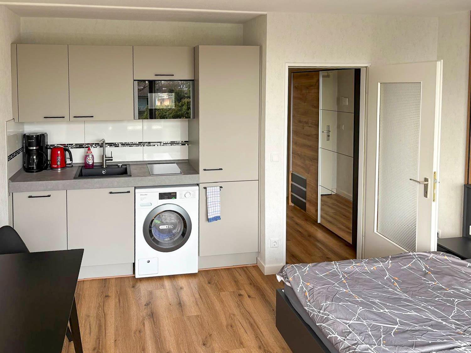Apartment Duesseldorf-Lohausen, Dusseldorf